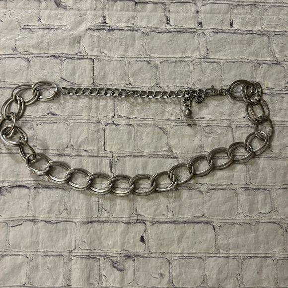 SILVER TONE CHUCKY CHAIN WOMENS WAIST BELT - Picture 6 of 7